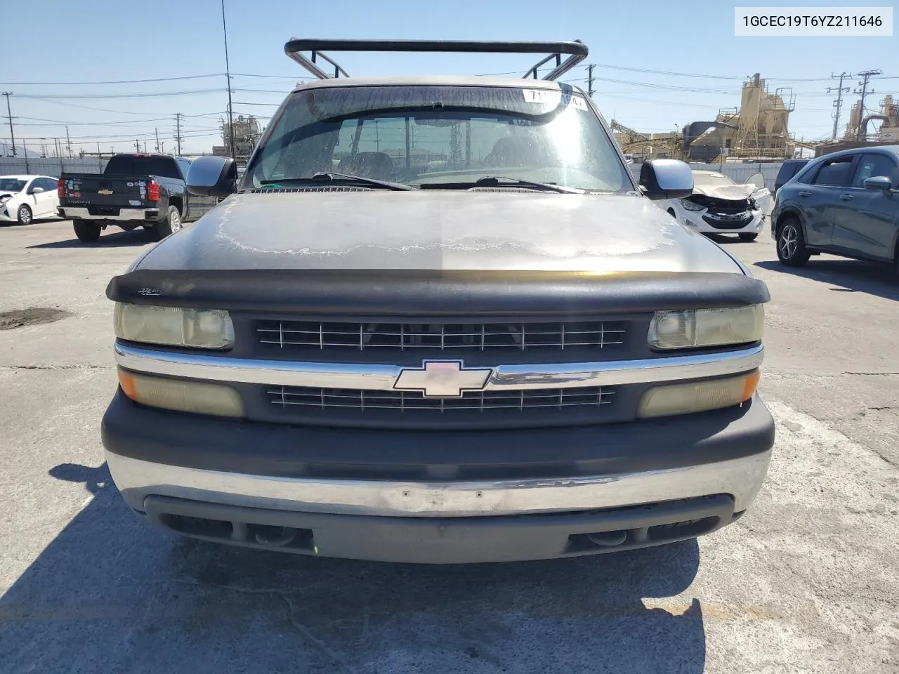 2000 Chevrolet Silverado C1500 VIN: 1GCEC19T6YZ211646 Lot: 71111164