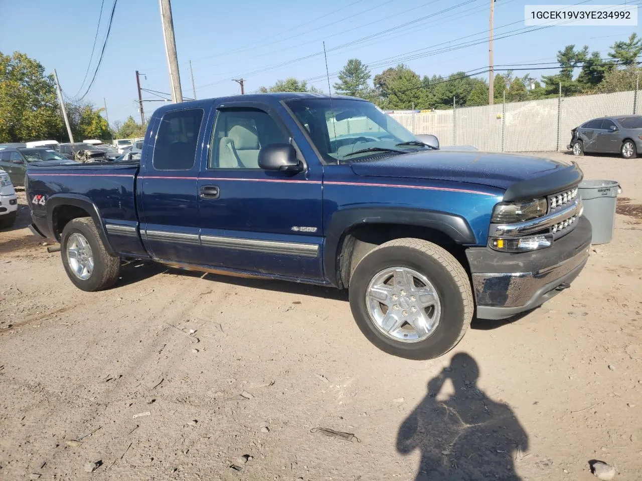 2000 Chevrolet Silverado K1500 VIN: 1GCEK19V3YE234992 Lot: 72350204