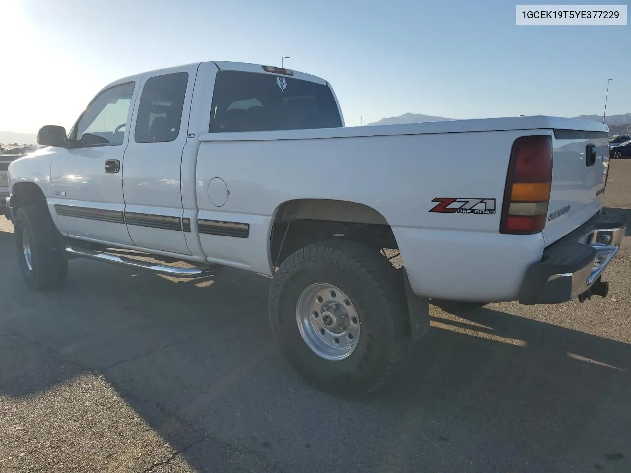 2000 Chevrolet Silverado K1500 VIN: 1GCEK19T5YE377229 Lot: 72523224