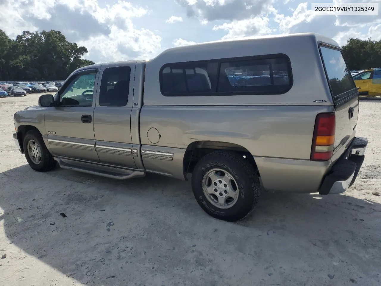 2000 Chevrolet Silverado C1500 VIN: 2GCEC19V8Y1325349 Lot: 73495624