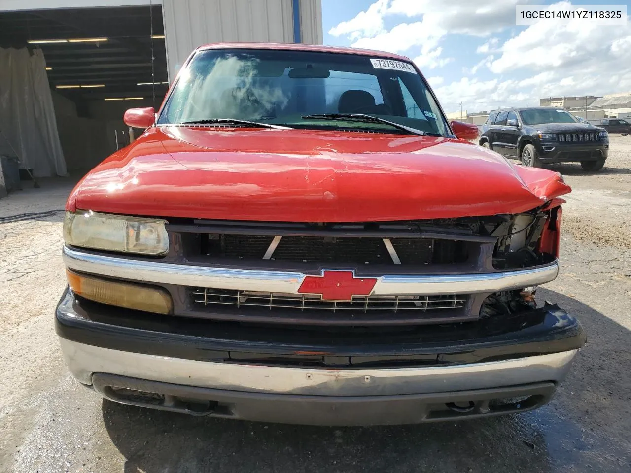 2000 Chevrolet Silverado C1500 VIN: 1GCEC14W1YZ118325 Lot: 73797544