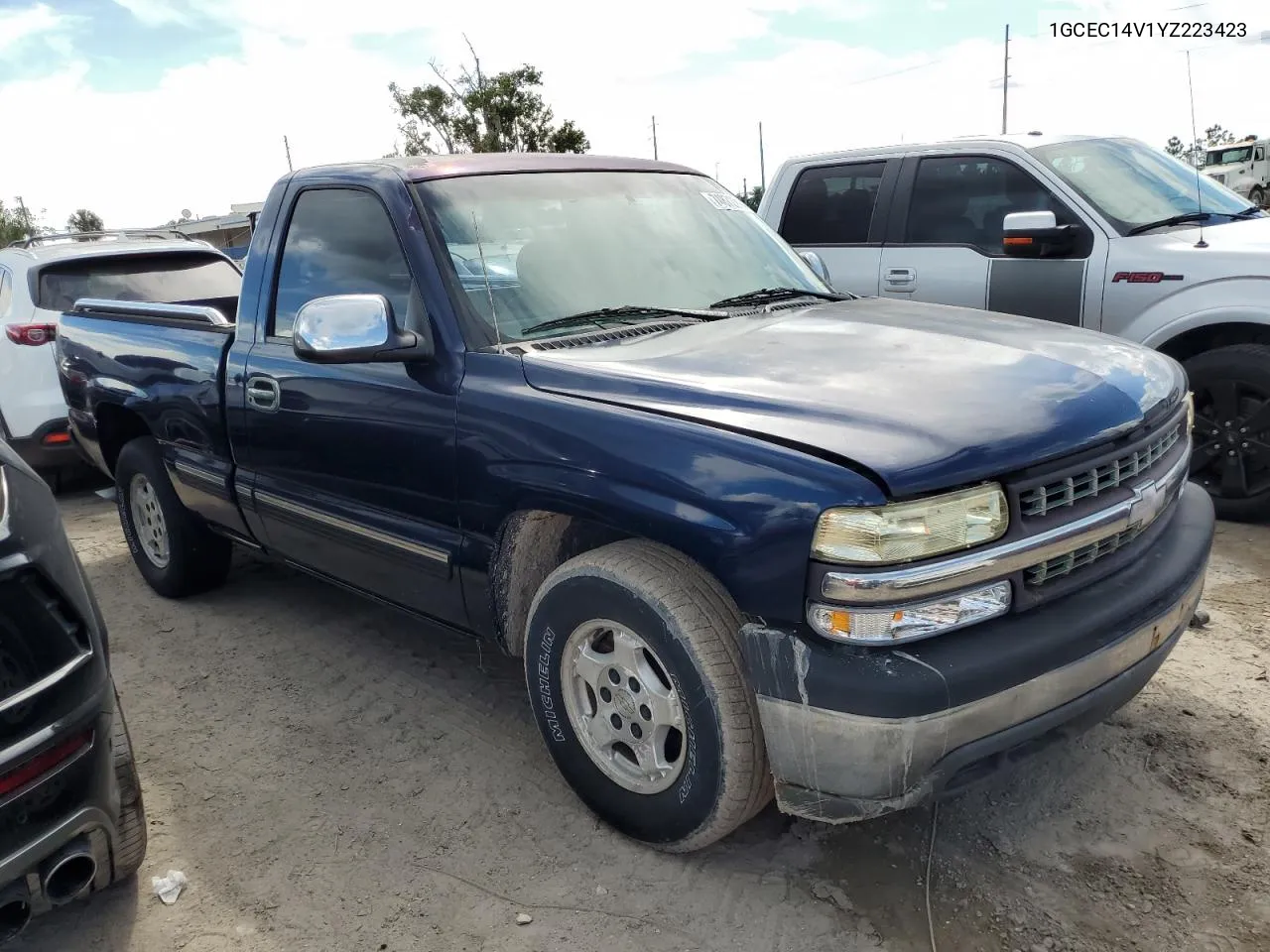 2000 Chevrolet Silverado C1500 VIN: 1GCEC14V1YZ223423 Lot: 74872914