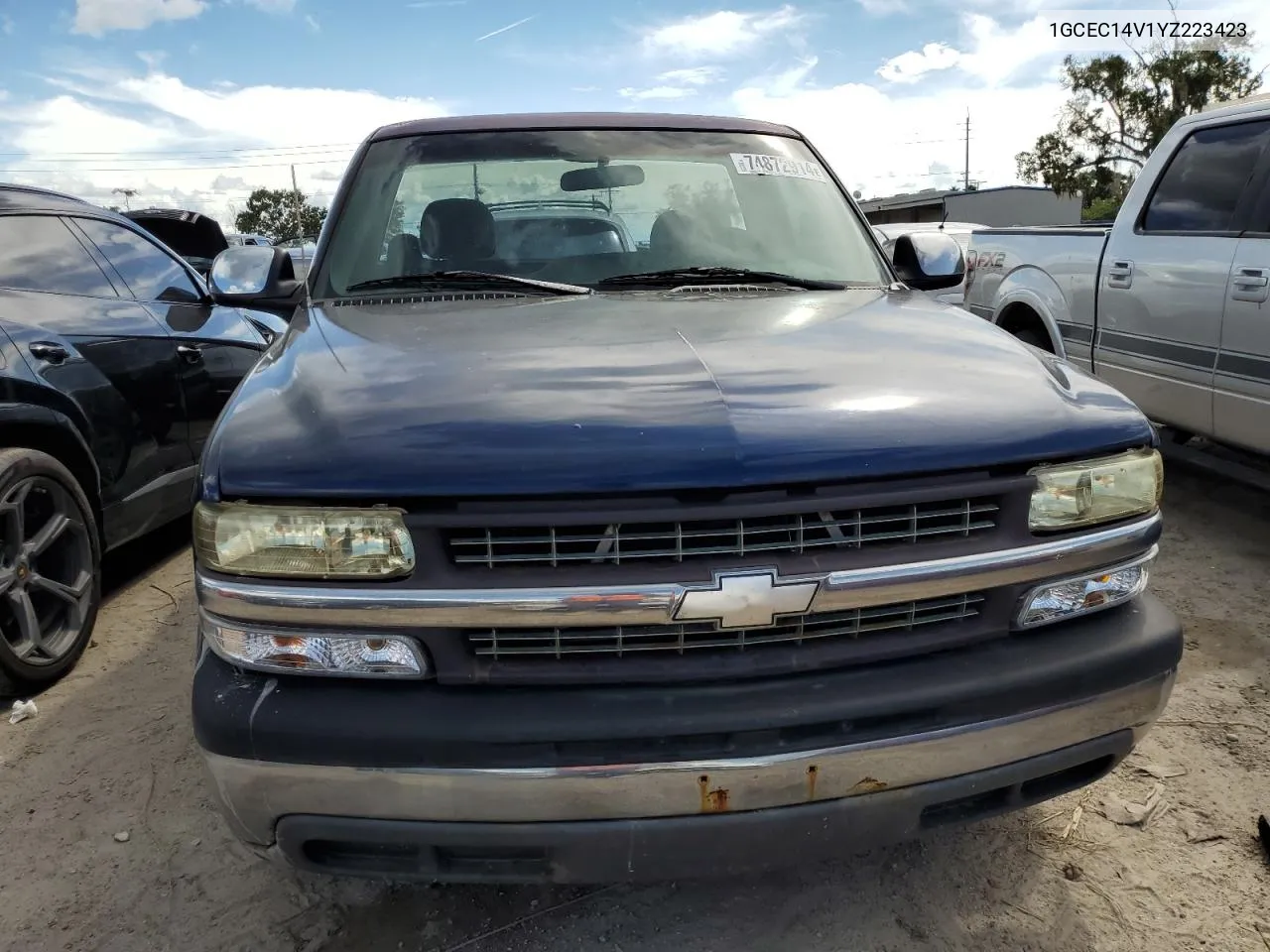 2000 Chevrolet Silverado C1500 VIN: 1GCEC14V1YZ223423 Lot: 74872914