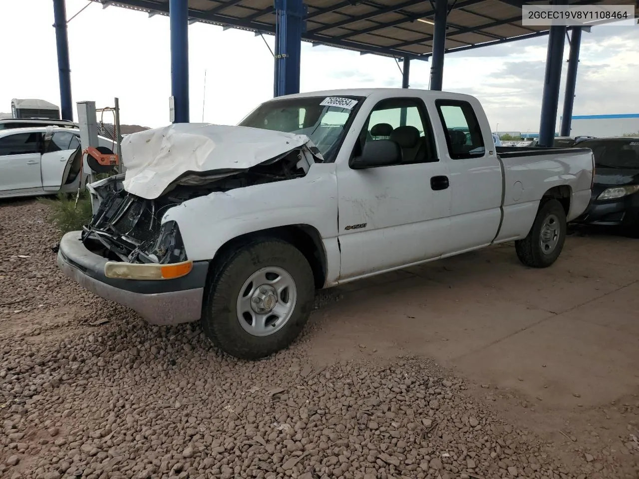 2000 Chevrolet Silverado C1500 VIN: 2GCEC19V8Y1108464 Lot: 75069654