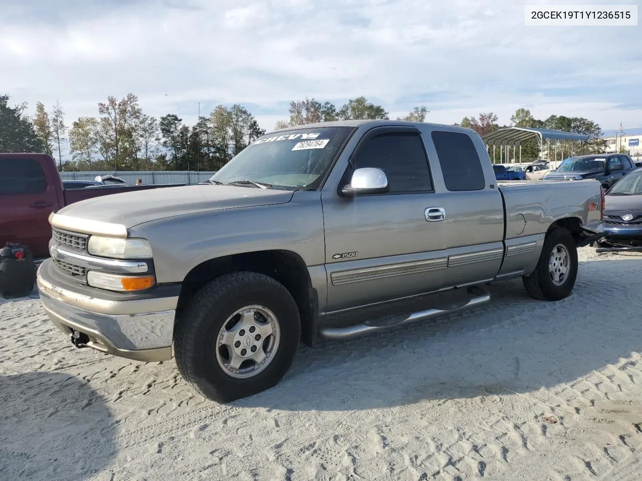 2000 Chevrolet Silverado K1500 VIN: 2GCEK19T1Y1236515 Lot: 76294764