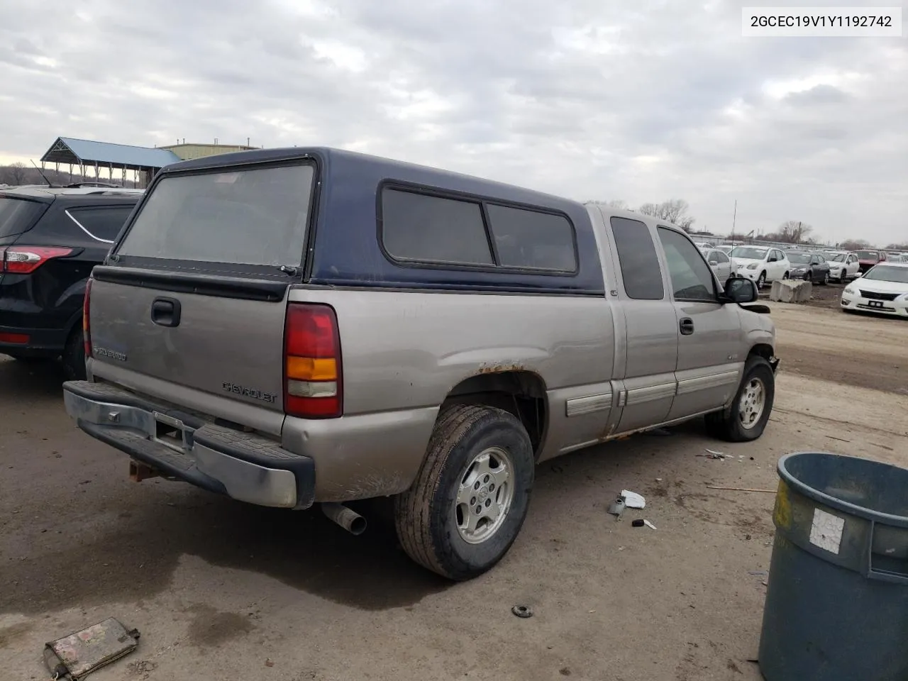 2000 Chevrolet Silverado C1500 VIN: 2GCEC19V1Y1192742 Lot: 77984923