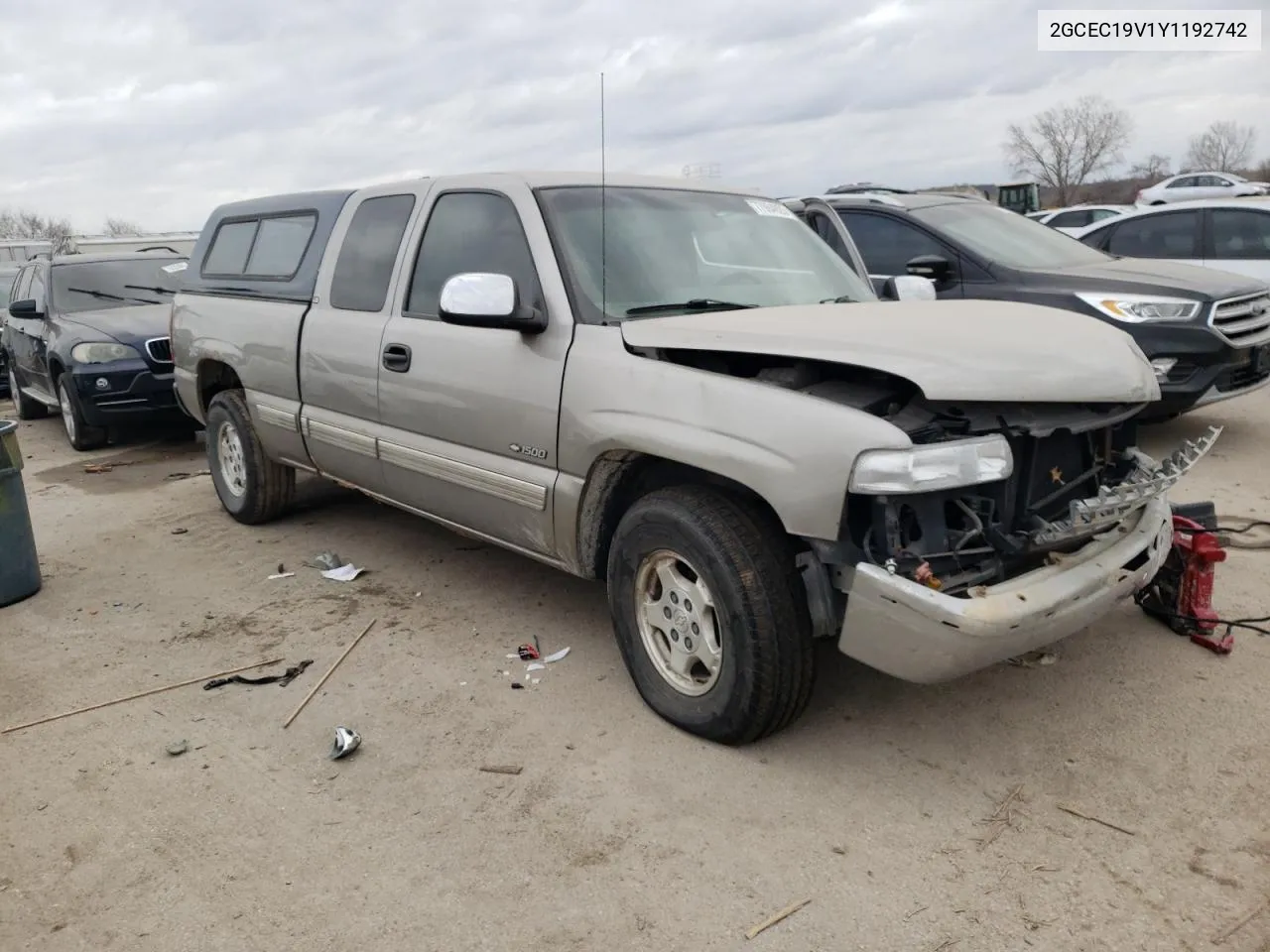 2000 Chevrolet Silverado C1500 VIN: 2GCEC19V1Y1192742 Lot: 77984923