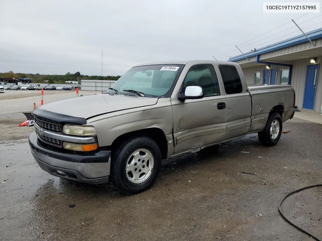 2000 Chevrolet Silverado C1500 VIN: 1GCEC19T1YZ157995 Lot: 79178544