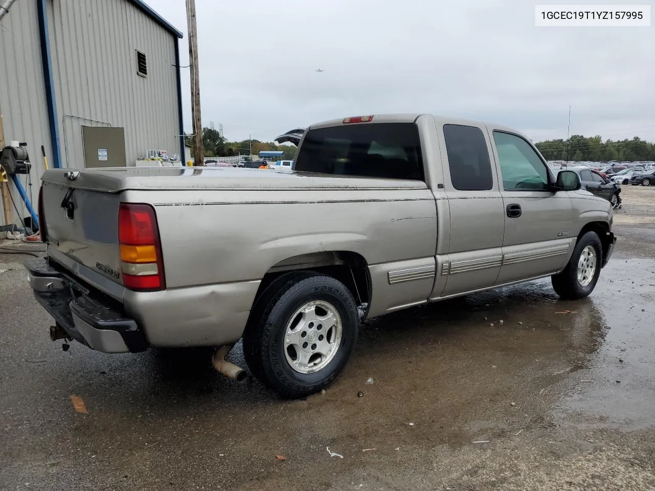 2000 Chevrolet Silverado C1500 VIN: 1GCEC19T1YZ157995 Lot: 79178544