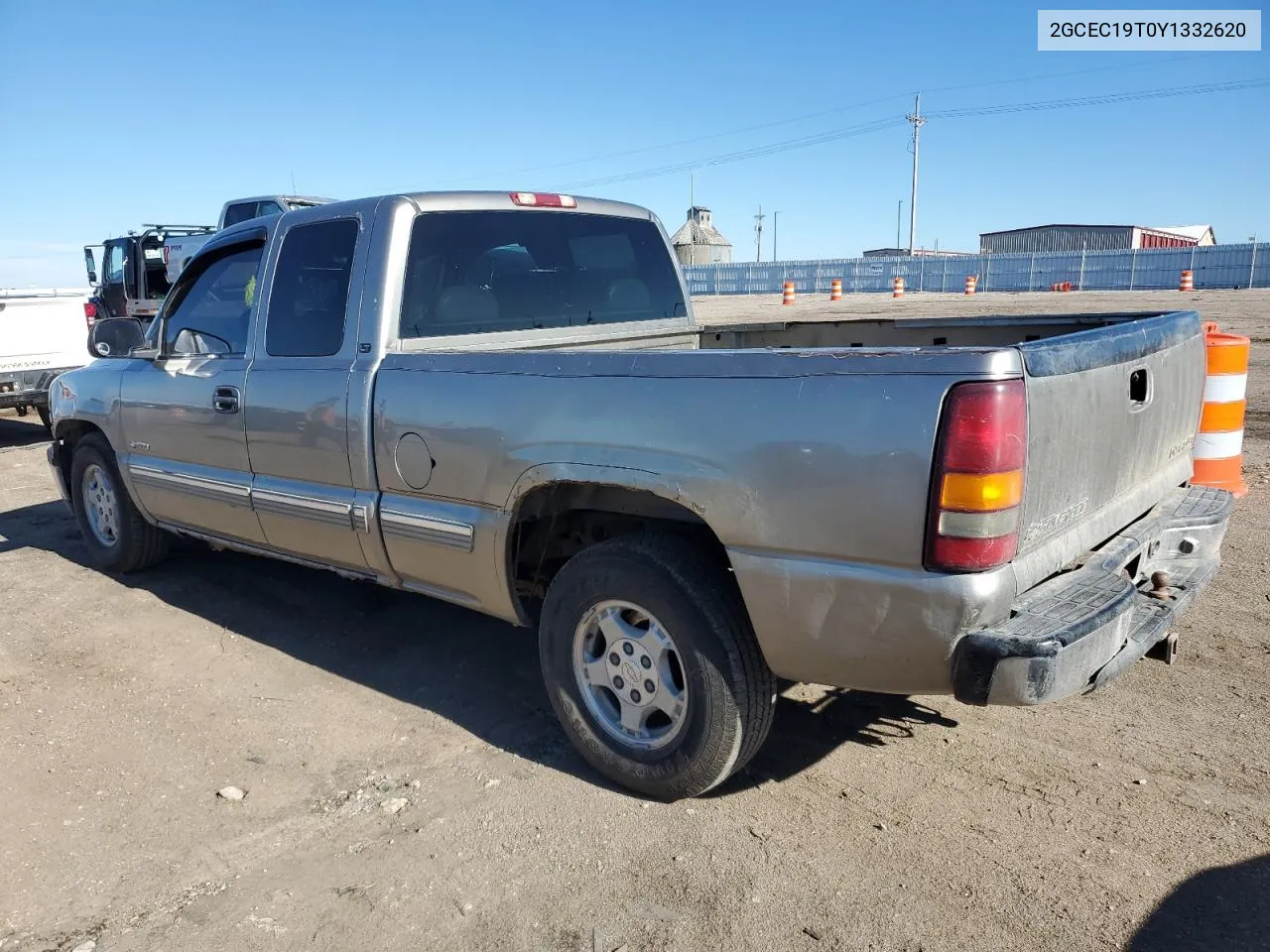 2000 Chevrolet Silverado C1500 VIN: 2GCEC19T0Y1332620 Lot: 80065604