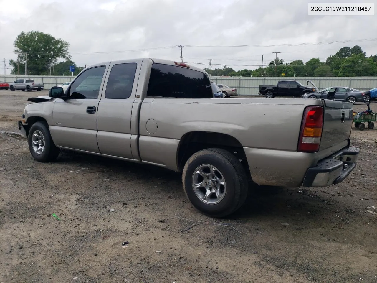 2001 Chevrolet Silverado C1500 VIN: 2GCEC19W211218487 Lot: 53345414