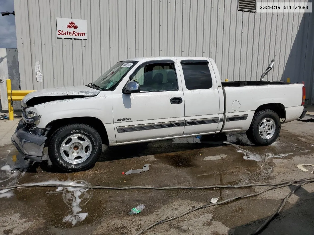 2001 Chevrolet Silverado C1500 VIN: 2GCEC19T611124683 Lot: 68467924