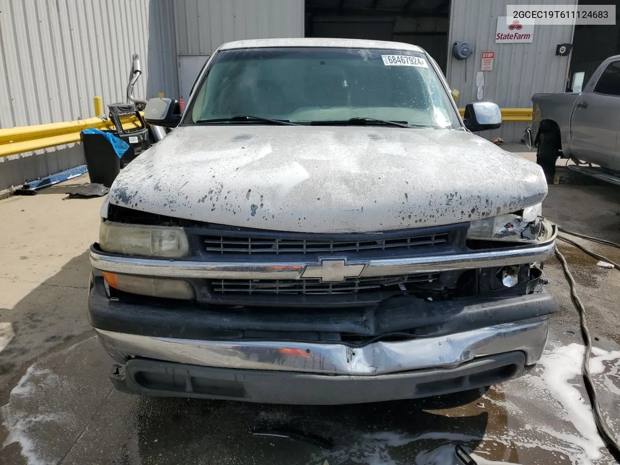 2001 Chevrolet Silverado C1500 VIN: 2GCEC19T611124683 Lot: 68467924