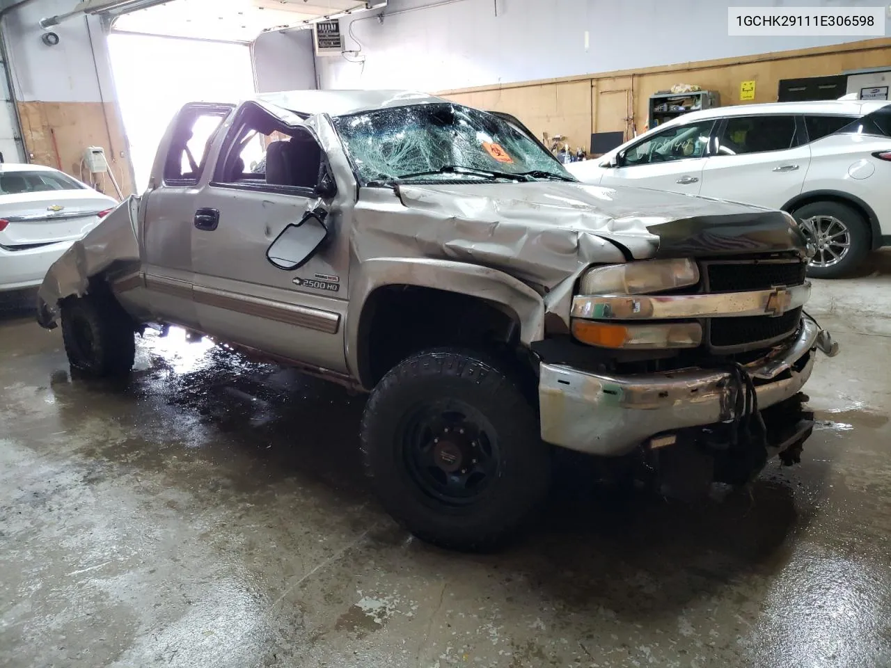 2001 Chevrolet Silverado K2500 Heavy Duty VIN: 1GCHK29111E306598 Lot: 69042594