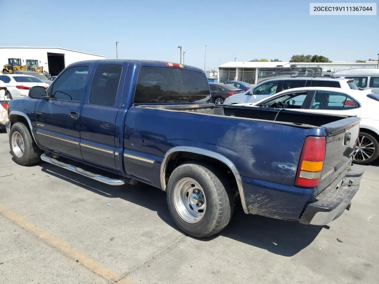 2001 Chevrolet Silverado C1500 VIN: 2GCEC19V111367044 Lot: 69504124