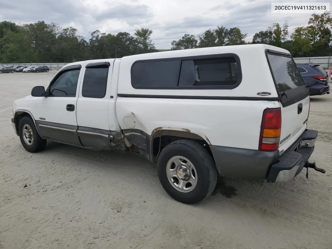 2001 Chevrolet Silverado C1500 VIN: 2GCEC19V411321613 Lot: 69708964