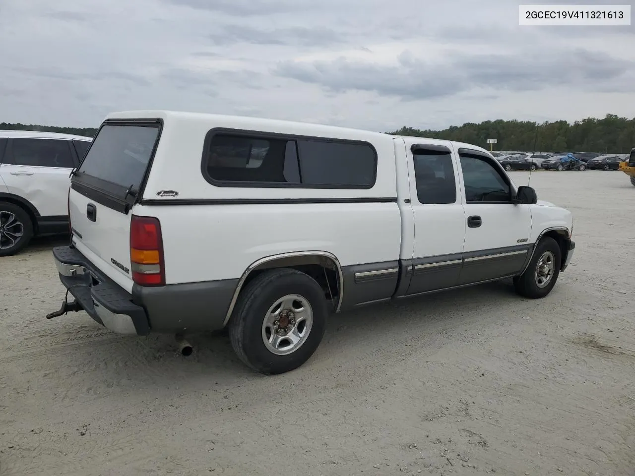 2001 Chevrolet Silverado C1500 VIN: 2GCEC19V411321613 Lot: 69708964