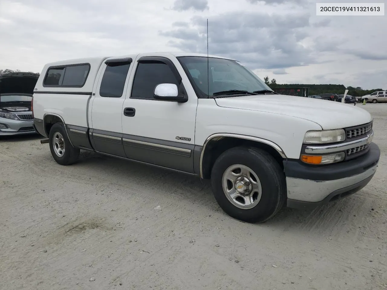 2001 Chevrolet Silverado C1500 VIN: 2GCEC19V411321613 Lot: 69708964