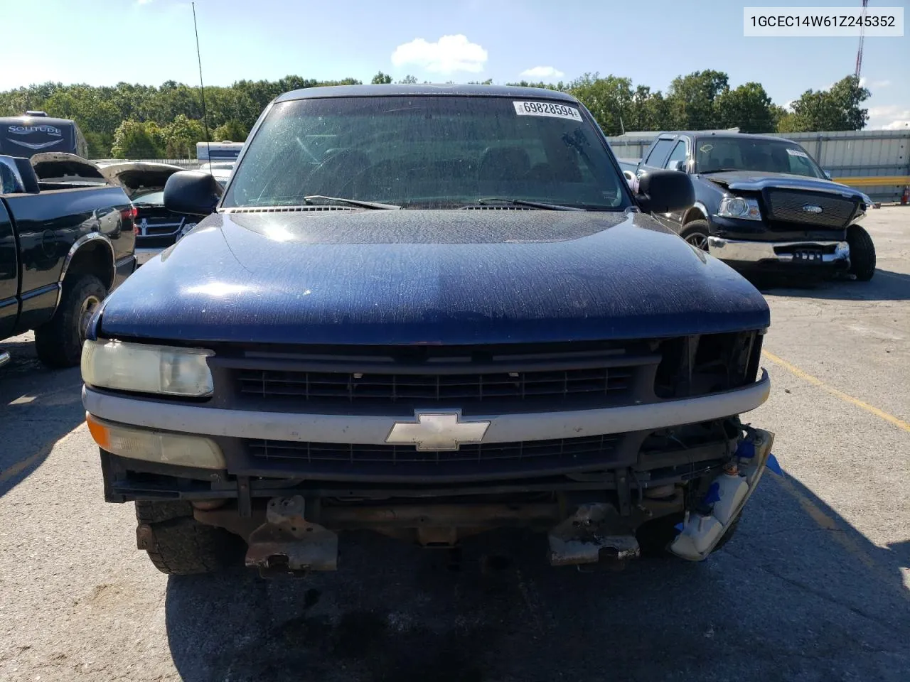 2001 Chevrolet Silverado C1500 VIN: 1GCEC14W61Z245352 Lot: 69828594