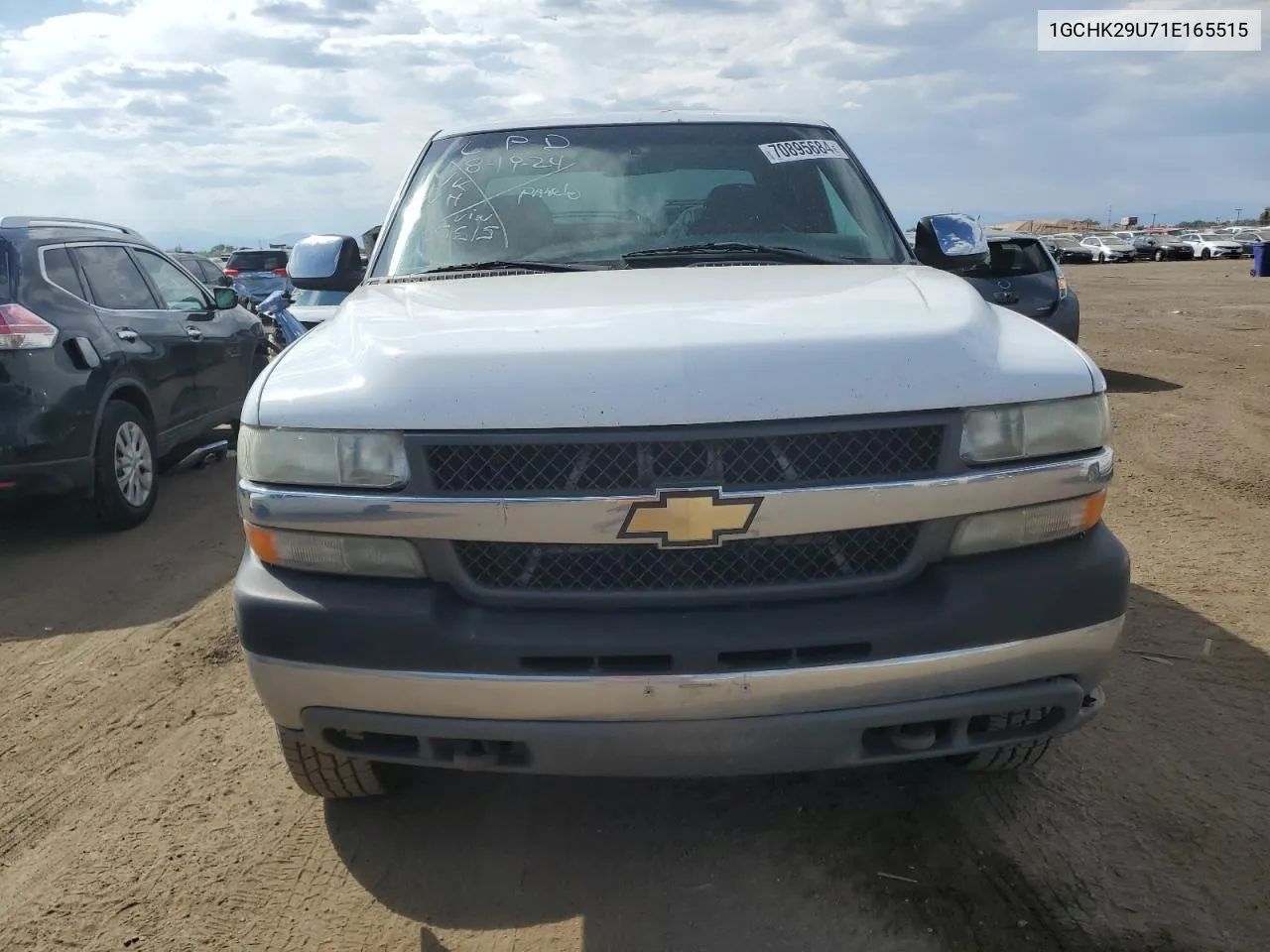 2001 Chevrolet Silverado K2500 Heavy Duty VIN: 1GCHK29U71E165515 Lot: 70895684