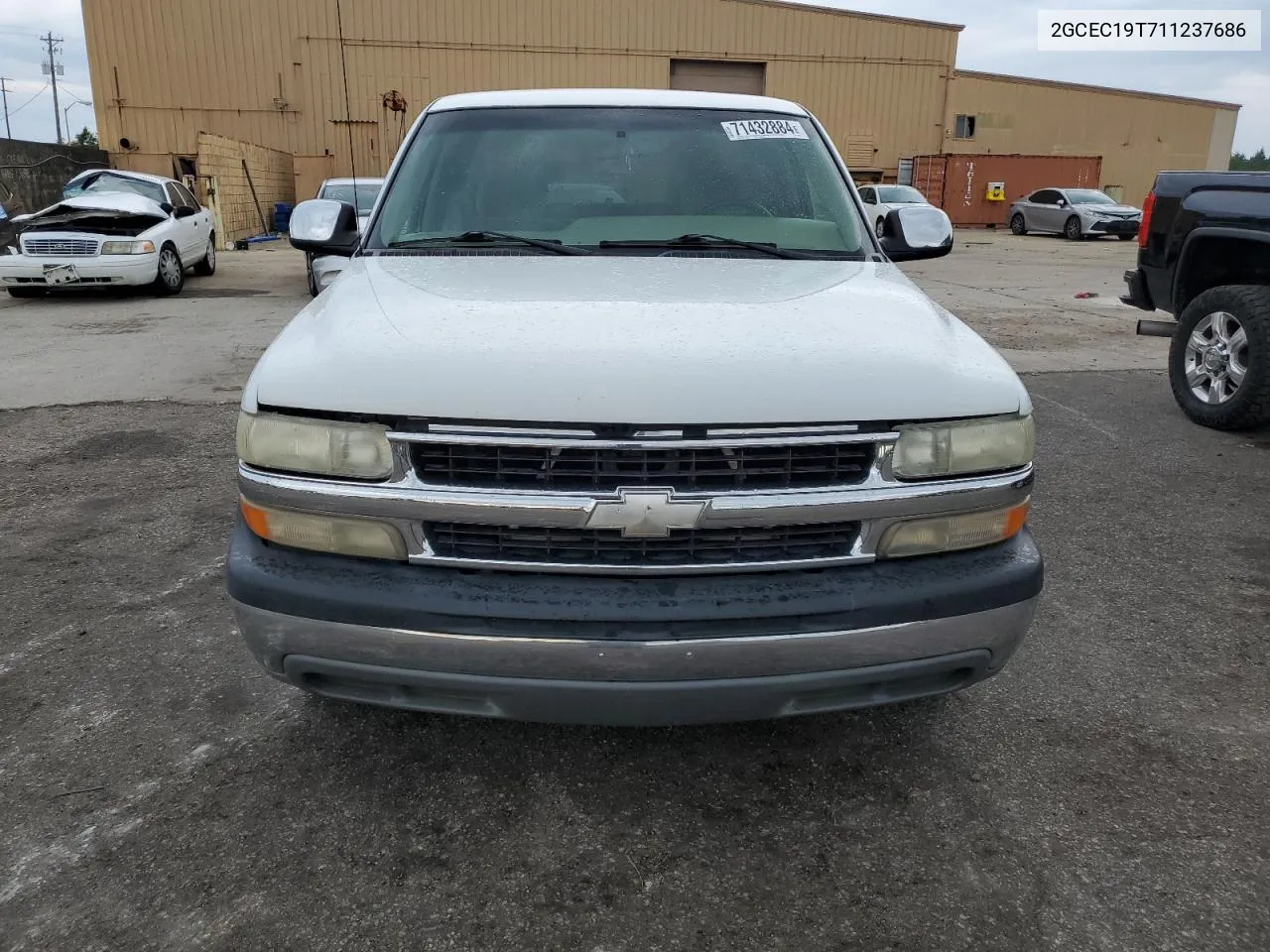 2001 Chevrolet Silverado C1500 VIN: 2GCEC19T711237686 Lot: 71432884