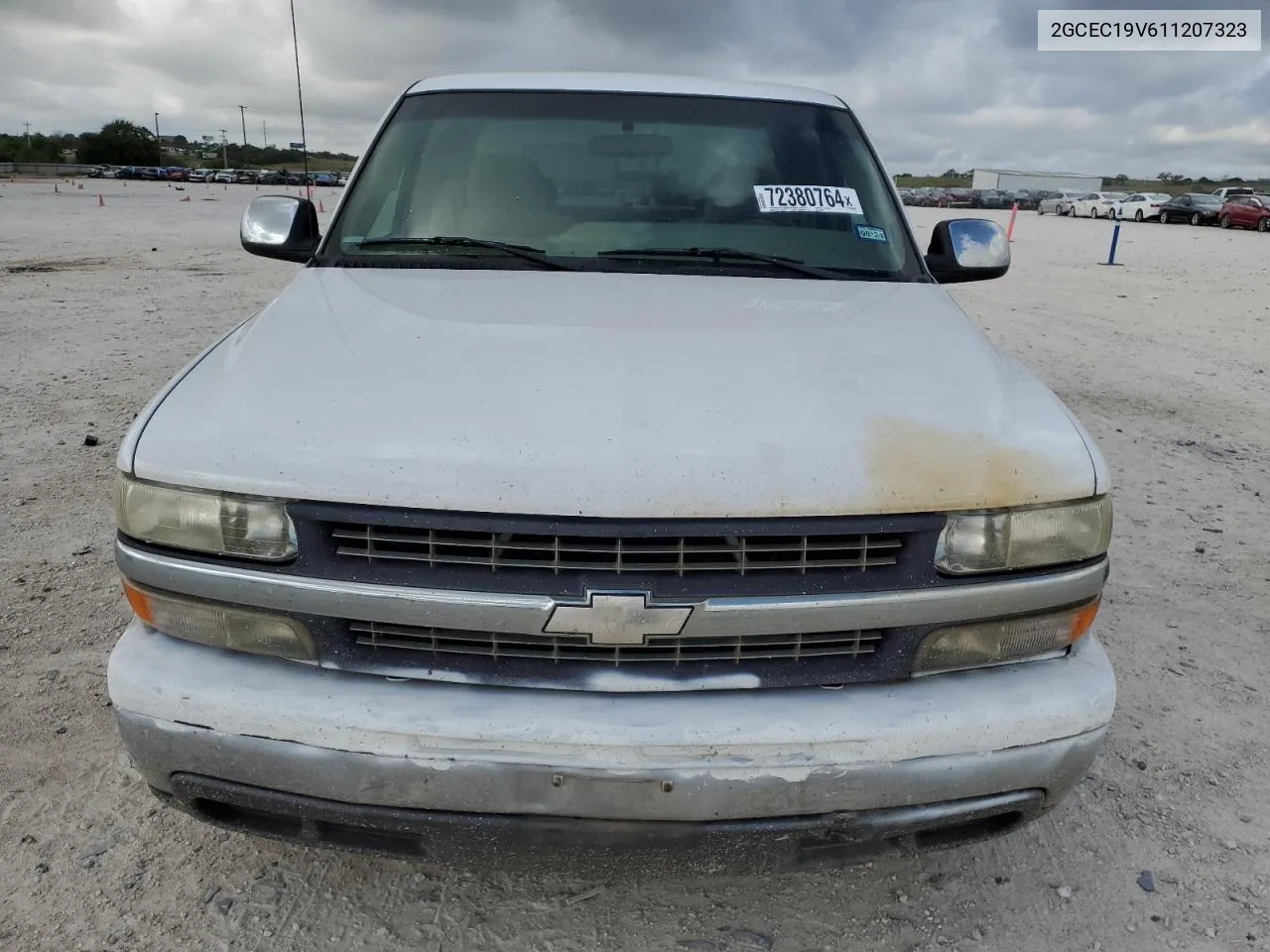 2001 Chevrolet Silverado C1500 VIN: 2GCEC19V611207323 Lot: 72380764