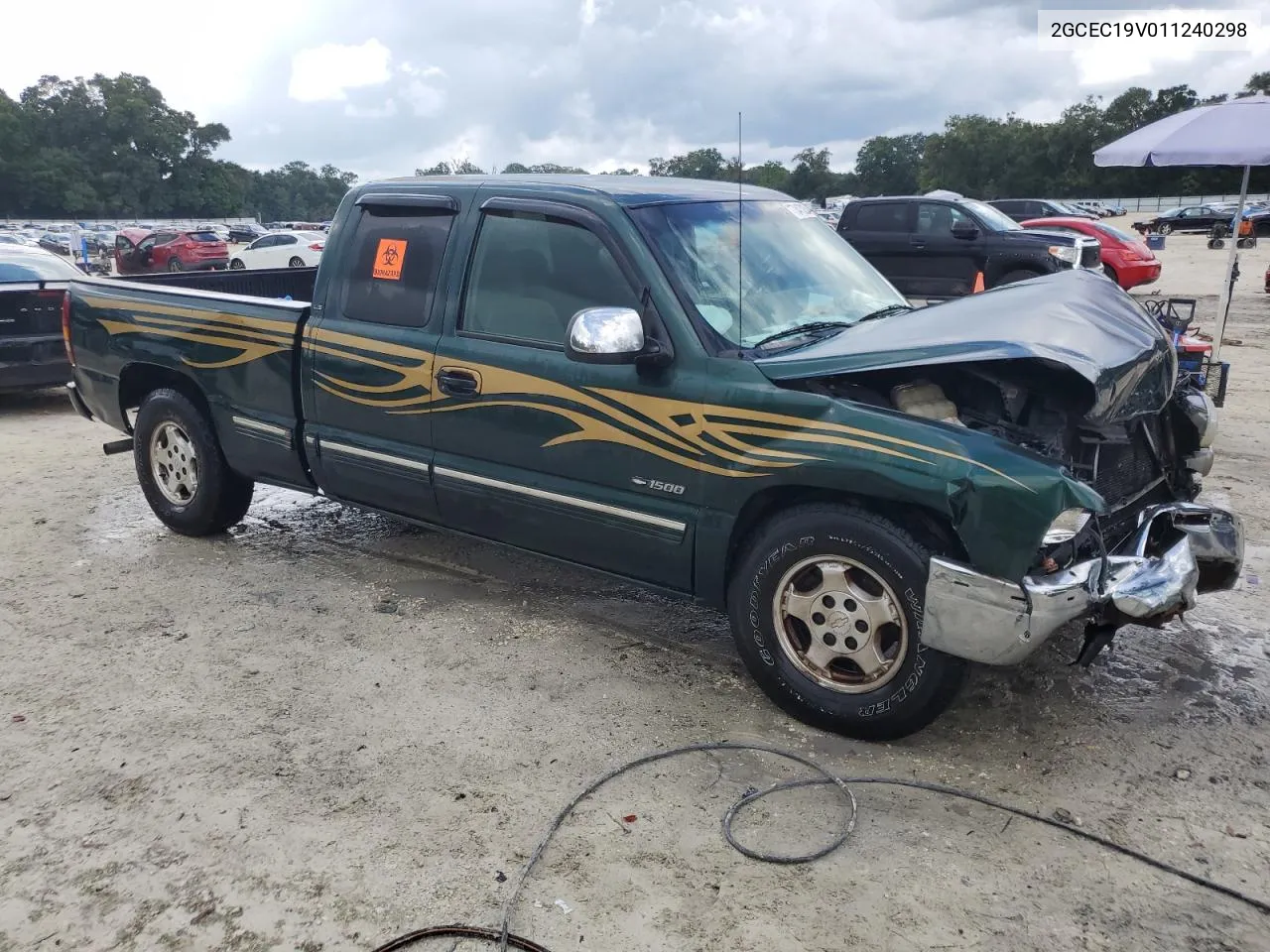 2001 Chevrolet Silverado C1500 VIN: 2GCEC19V011240298 Lot: 73470254