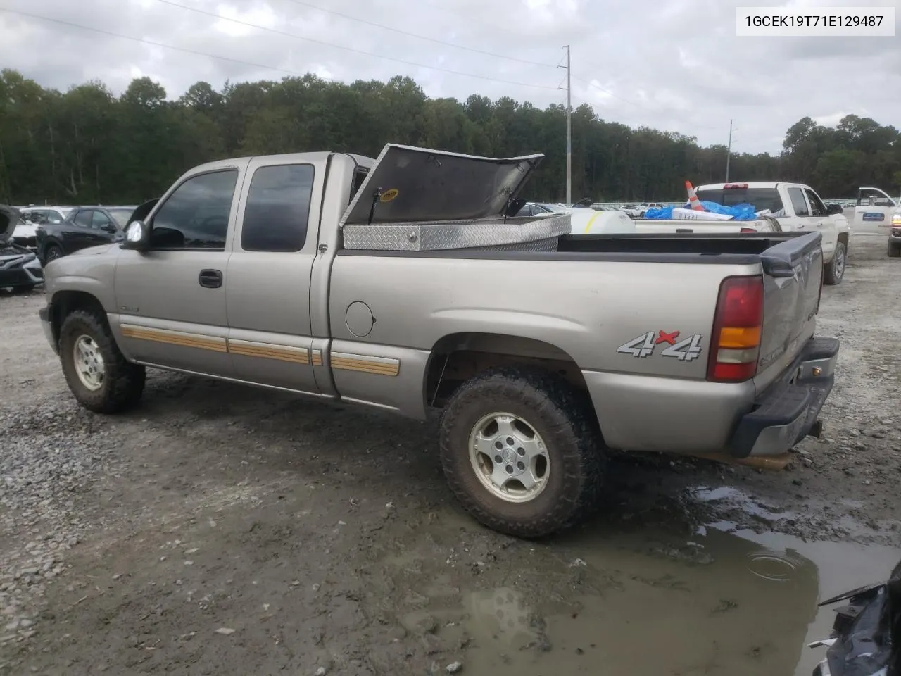 2001 Chevrolet Silverado K1500 VIN: 1GCEK19T71E129487 Lot: 74304574