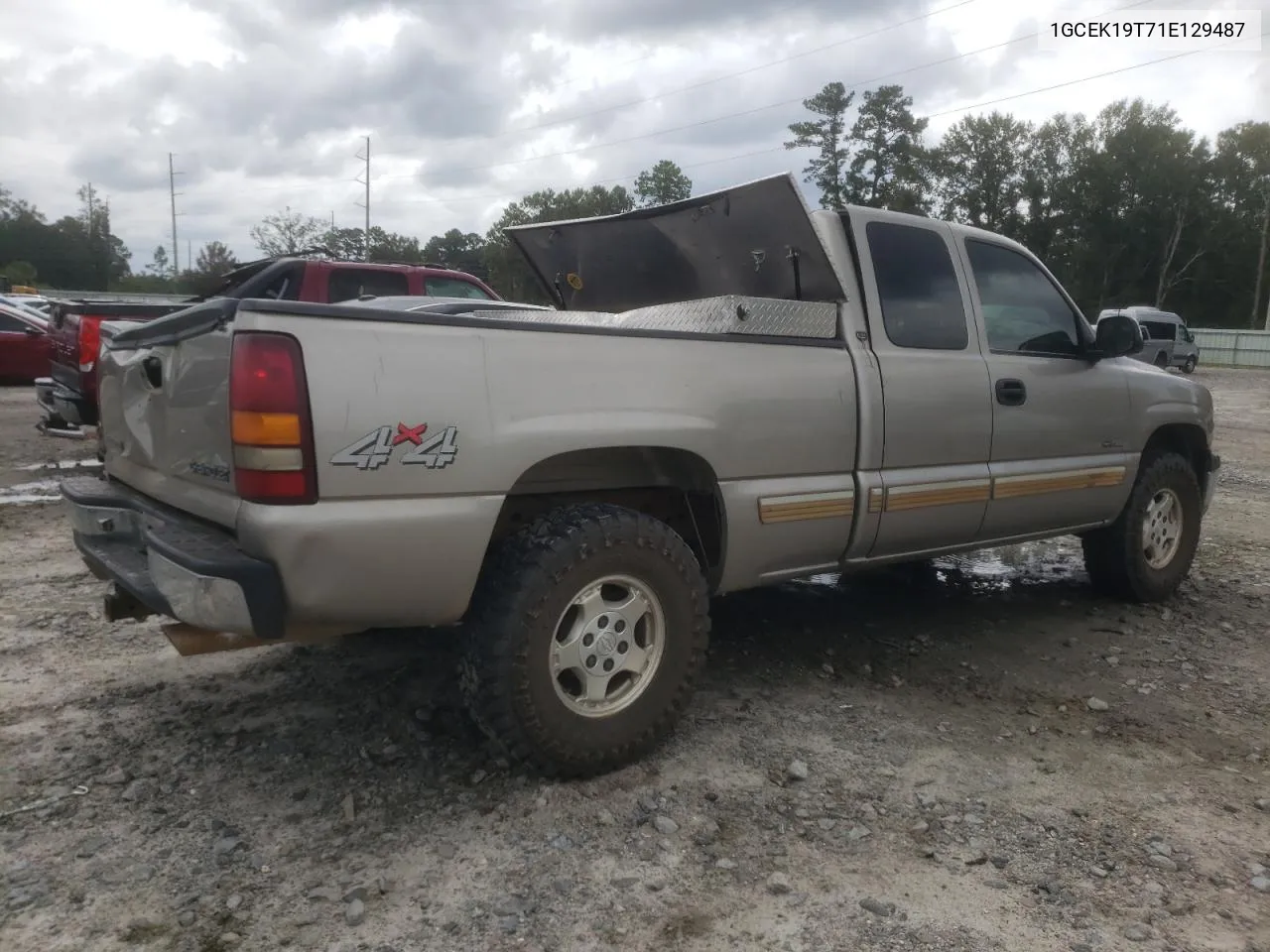 2001 Chevrolet Silverado K1500 VIN: 1GCEK19T71E129487 Lot: 74304574