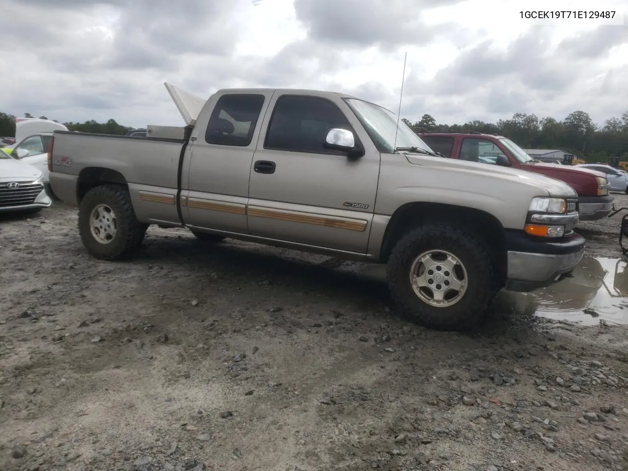 2001 Chevrolet Silverado K1500 VIN: 1GCEK19T71E129487 Lot: 74304574