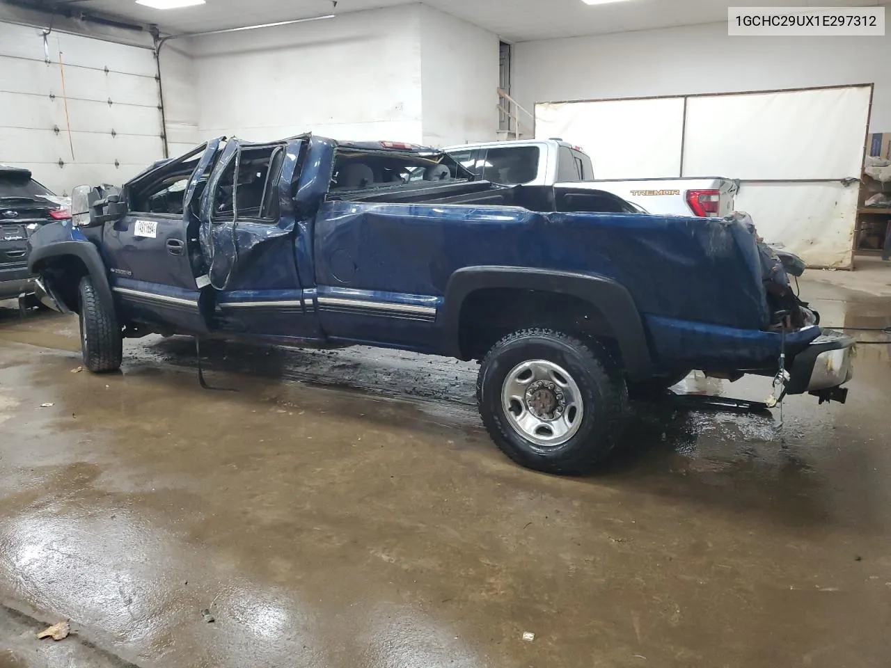 2001 Chevrolet Silverado C2500 Heavy Duty VIN: 1GCHC29UX1E297312 Lot: 74911694