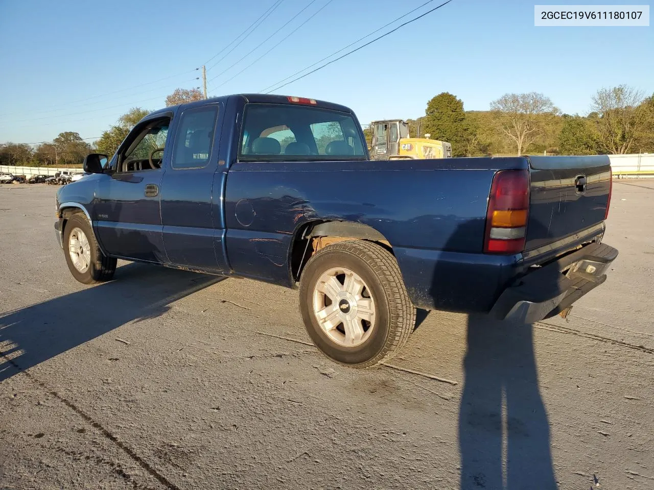 2001 Chevrolet Silverado C1500 VIN: 2GCEC19V611180107 Lot: 75173974