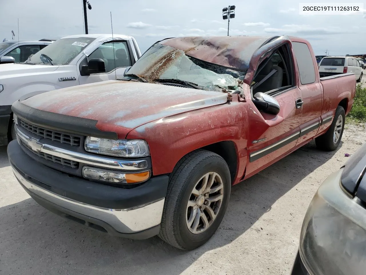 2001 Chevrolet Silverado C1500 VIN: 2GCEC19T111263152 Lot: 76393534