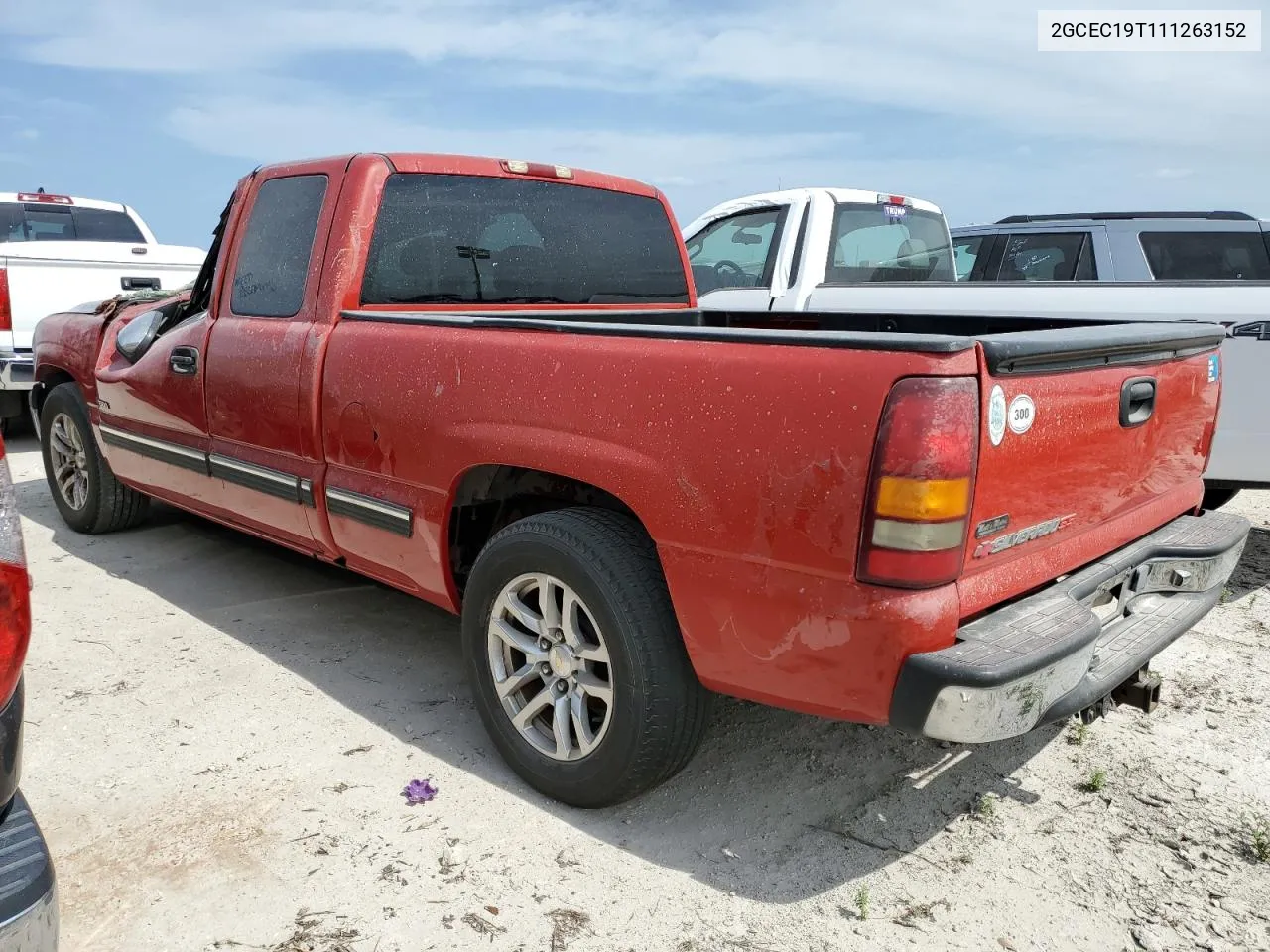 2001 Chevrolet Silverado C1500 VIN: 2GCEC19T111263152 Lot: 76393534