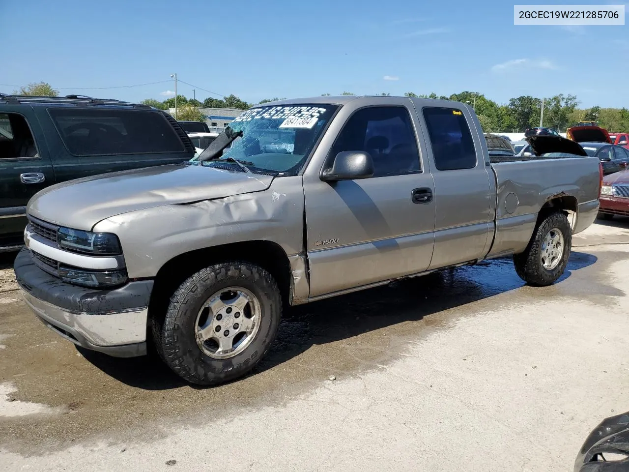 2002 Chevrolet Silverado C1500 VIN: 2GCEC19W221285706 Lot: 68417304