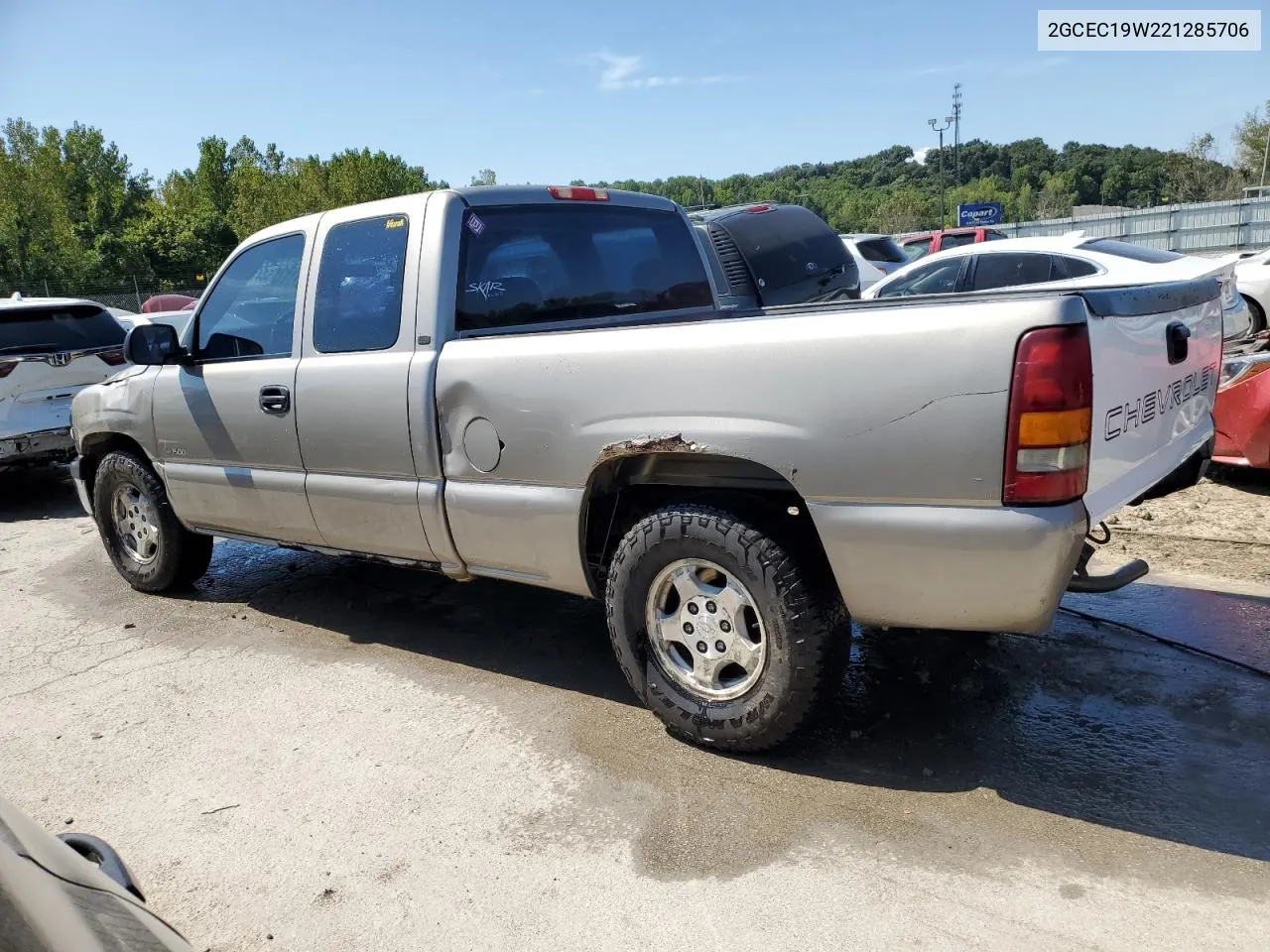 2002 Chevrolet Silverado C1500 VIN: 2GCEC19W221285706 Lot: 68417304