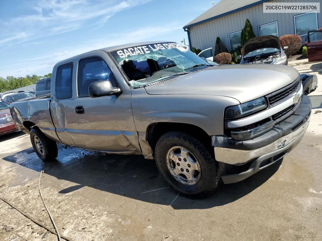 2002 Chevrolet Silverado C1500 VIN: 2GCEC19W221285706 Lot: 68417304