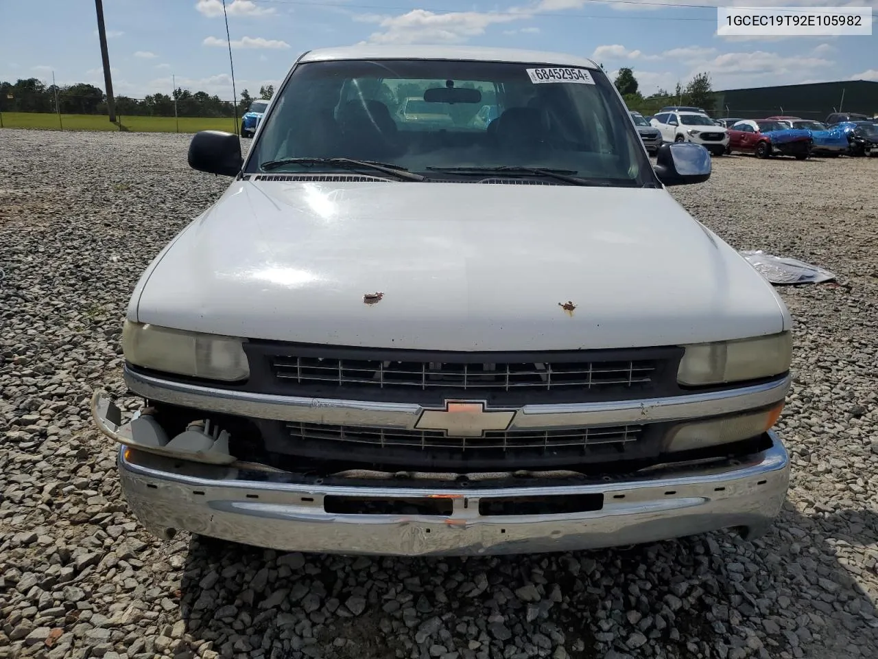 2002 Chevrolet Silverado C1500 VIN: 1GCEC19T92E105982 Lot: 68452954