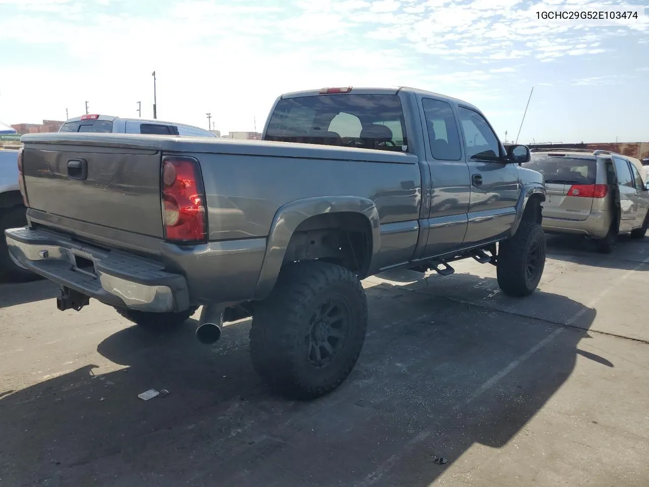 2002 Chevrolet Silverado C2500 Heavy Duty VIN: 1GCHC29G52E103474 Lot: 69605574