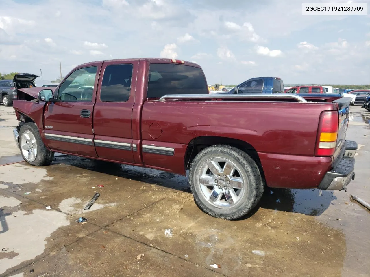 2002 Chevrolet Silverado C1500 VIN: 2GCEC19T921289709 Lot: 70136394