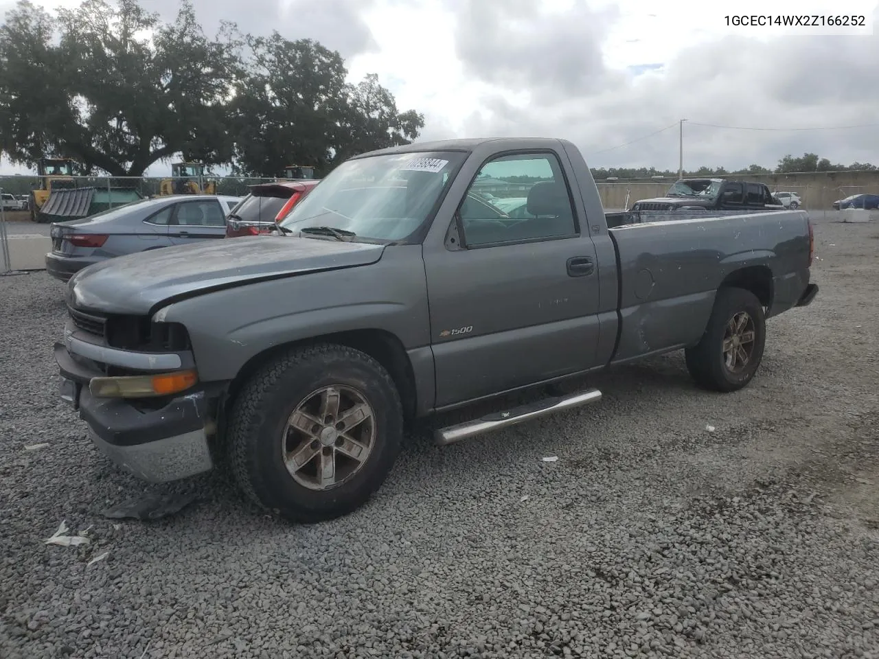 2002 Chevrolet Silverado C1500 VIN: 1GCEC14WX2Z166252 Lot: 70298844