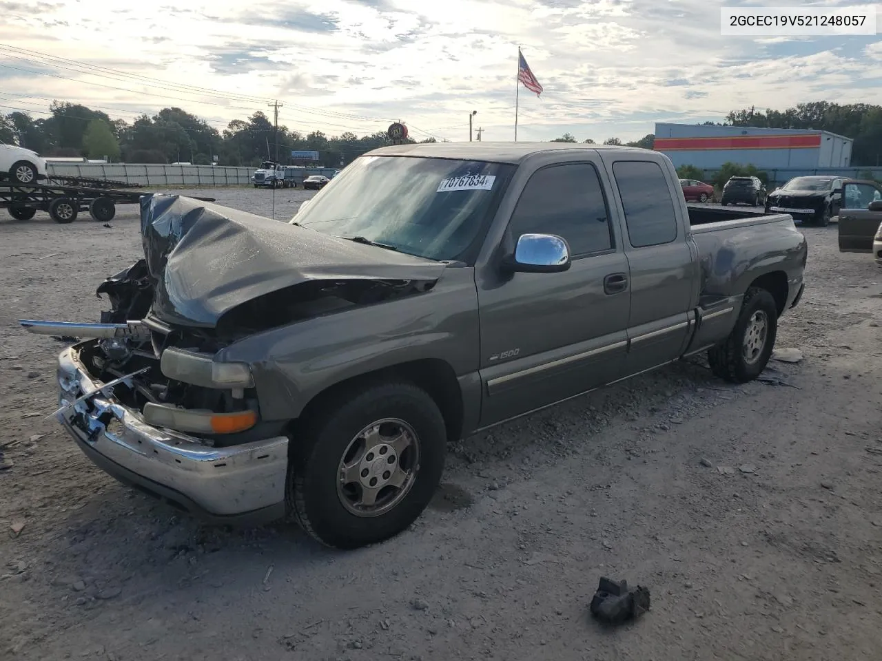 2002 Chevrolet Silverado C1500 VIN: 2GCEC19V521248057 Lot: 70767834