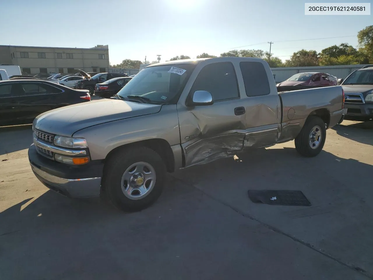 2002 Chevrolet Silverado C1500 VIN: 2GCEC19T621240581 Lot: 70779334