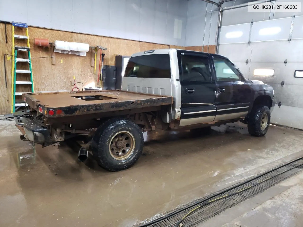 2002 Chevrolet Silverado K2500 Heavy Duty VIN: 1GCHK23112F166203 Lot: 73689384