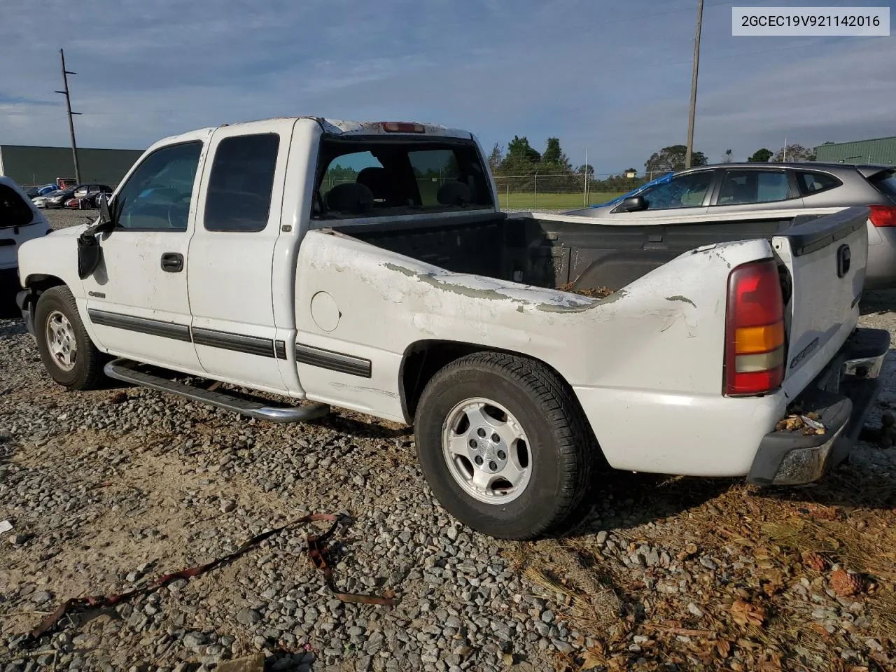 2002 Chevrolet Silverado C1500 VIN: 2GCEC19V921142016 Lot: 74090544