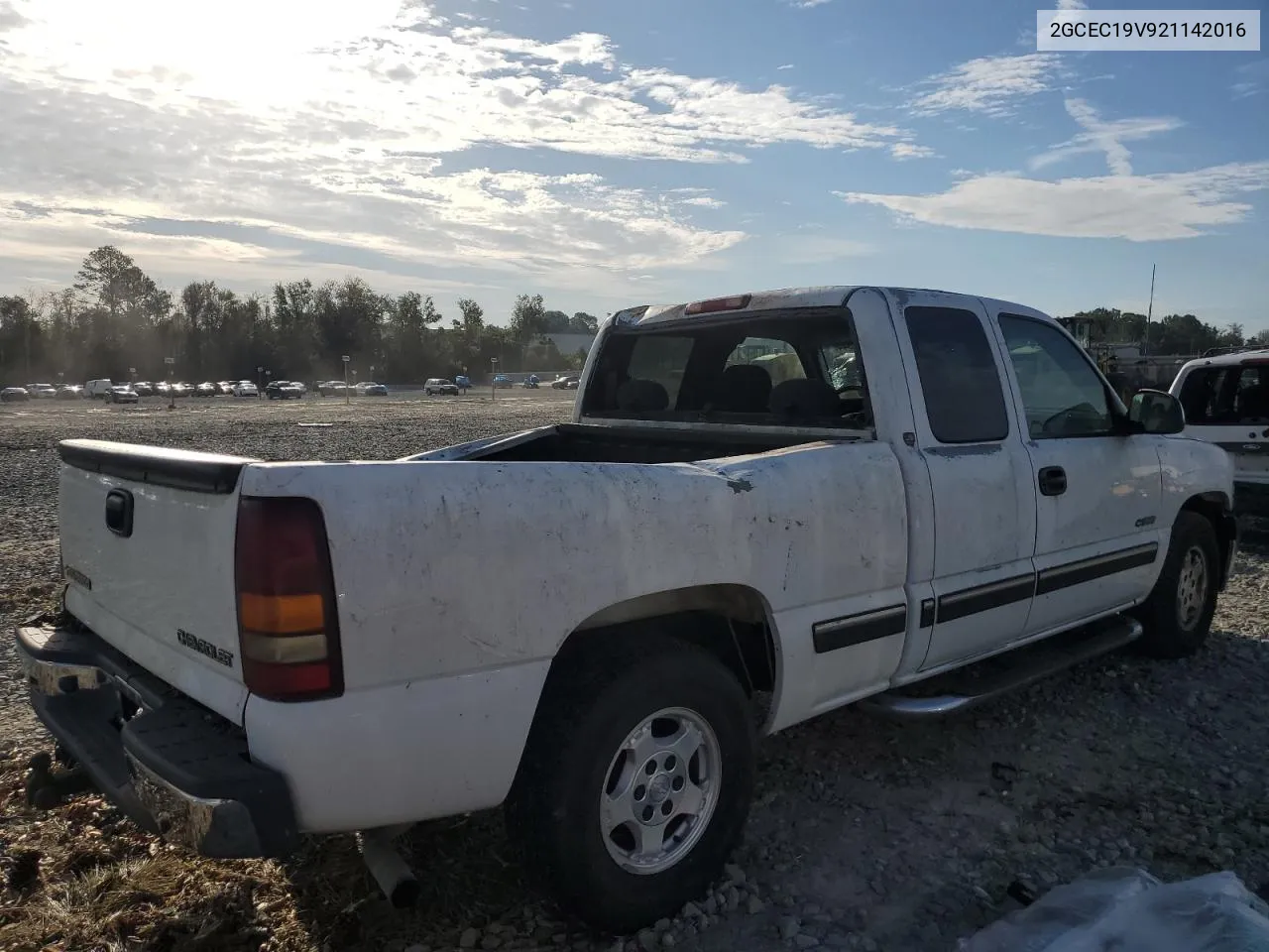 2002 Chevrolet Silverado C1500 VIN: 2GCEC19V921142016 Lot: 74090544