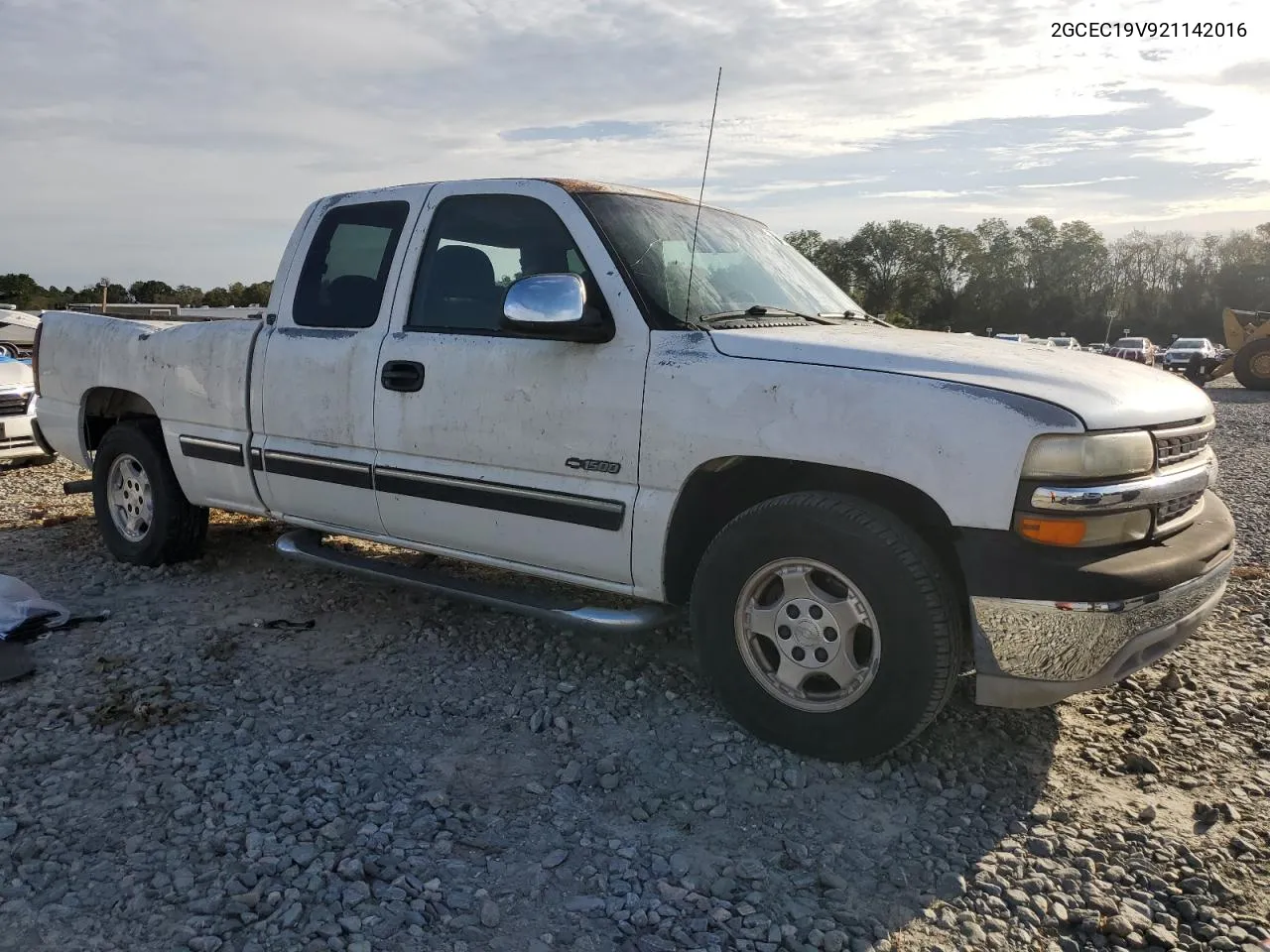 2002 Chevrolet Silverado C1500 VIN: 2GCEC19V921142016 Lot: 74090544