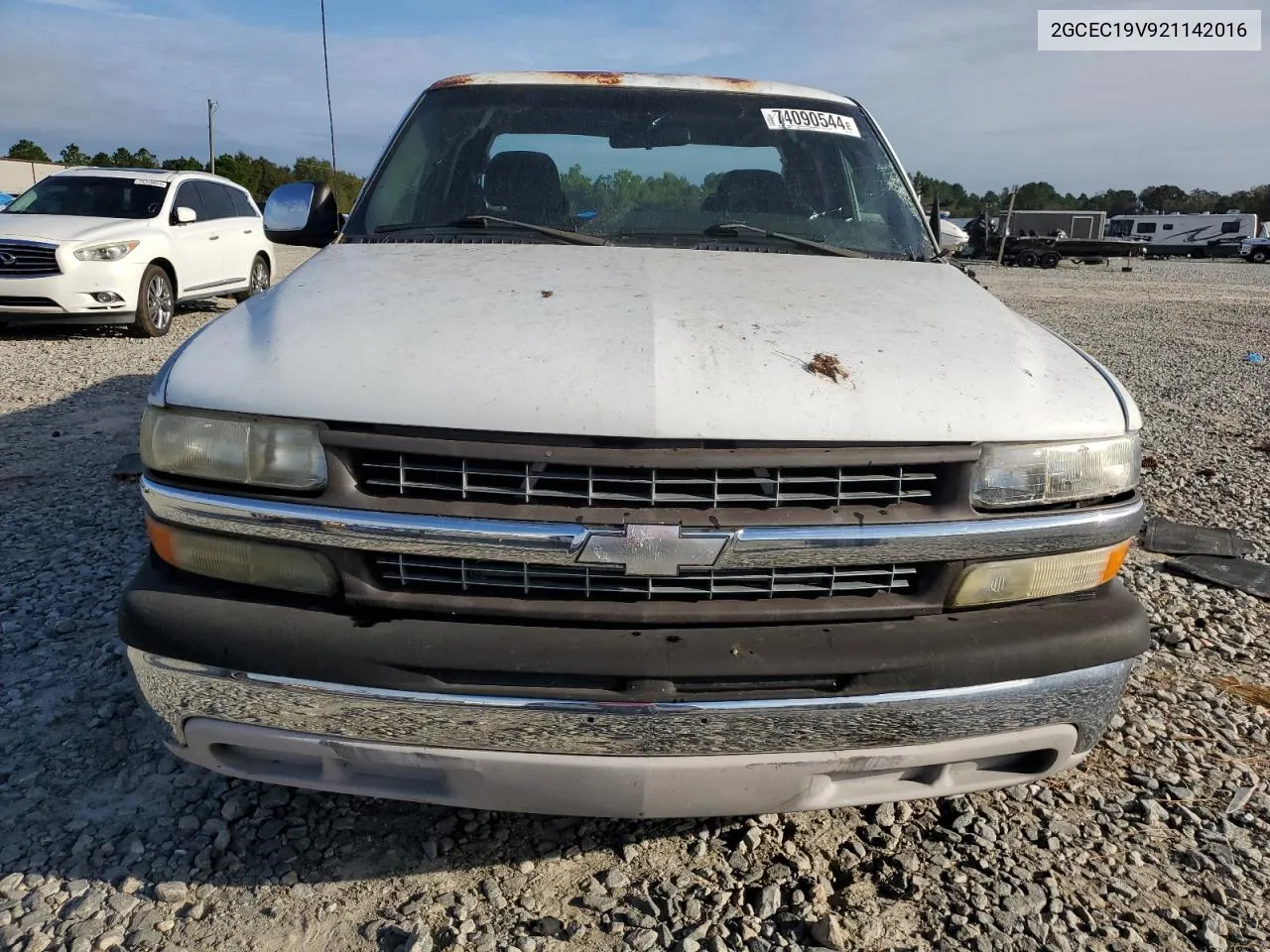 2002 Chevrolet Silverado C1500 VIN: 2GCEC19V921142016 Lot: 74090544