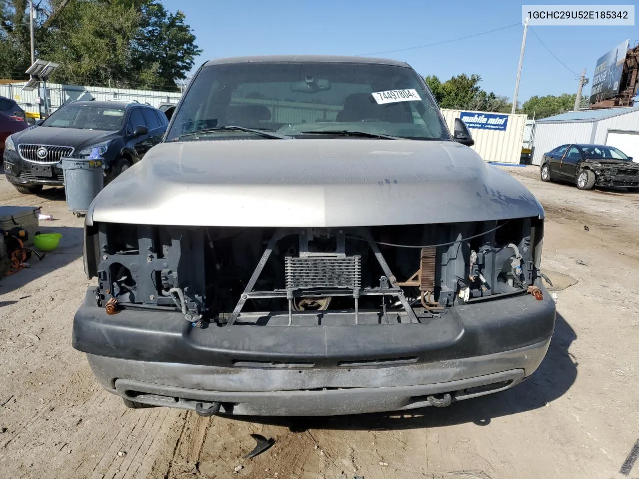 2002 Chevrolet Silverado C2500 Heavy Duty VIN: 1GCHC29U52E185342 Lot: 74497804