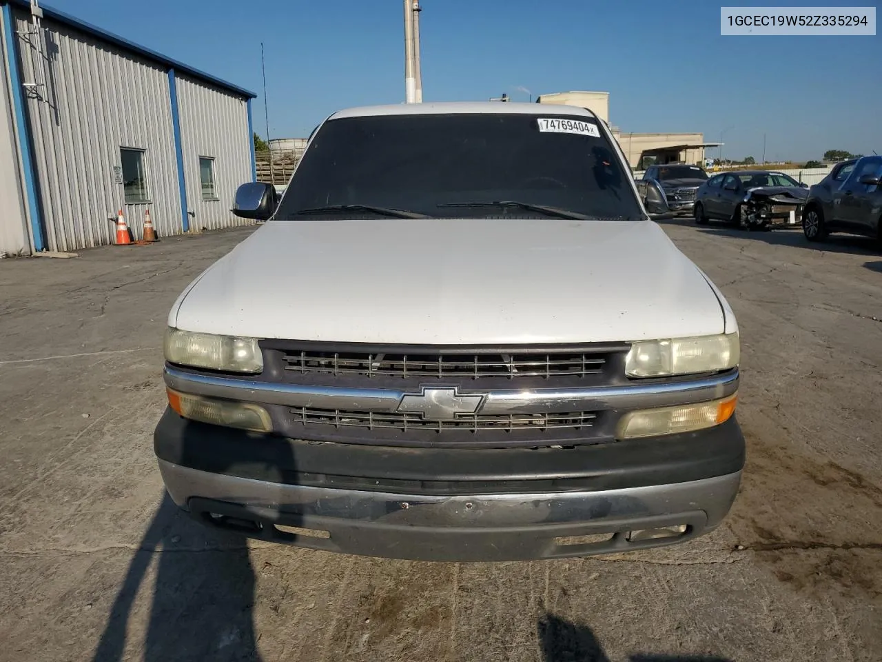 2002 Chevrolet Silverado C1500 VIN: 1GCEC19W52Z335294 Lot: 74769404